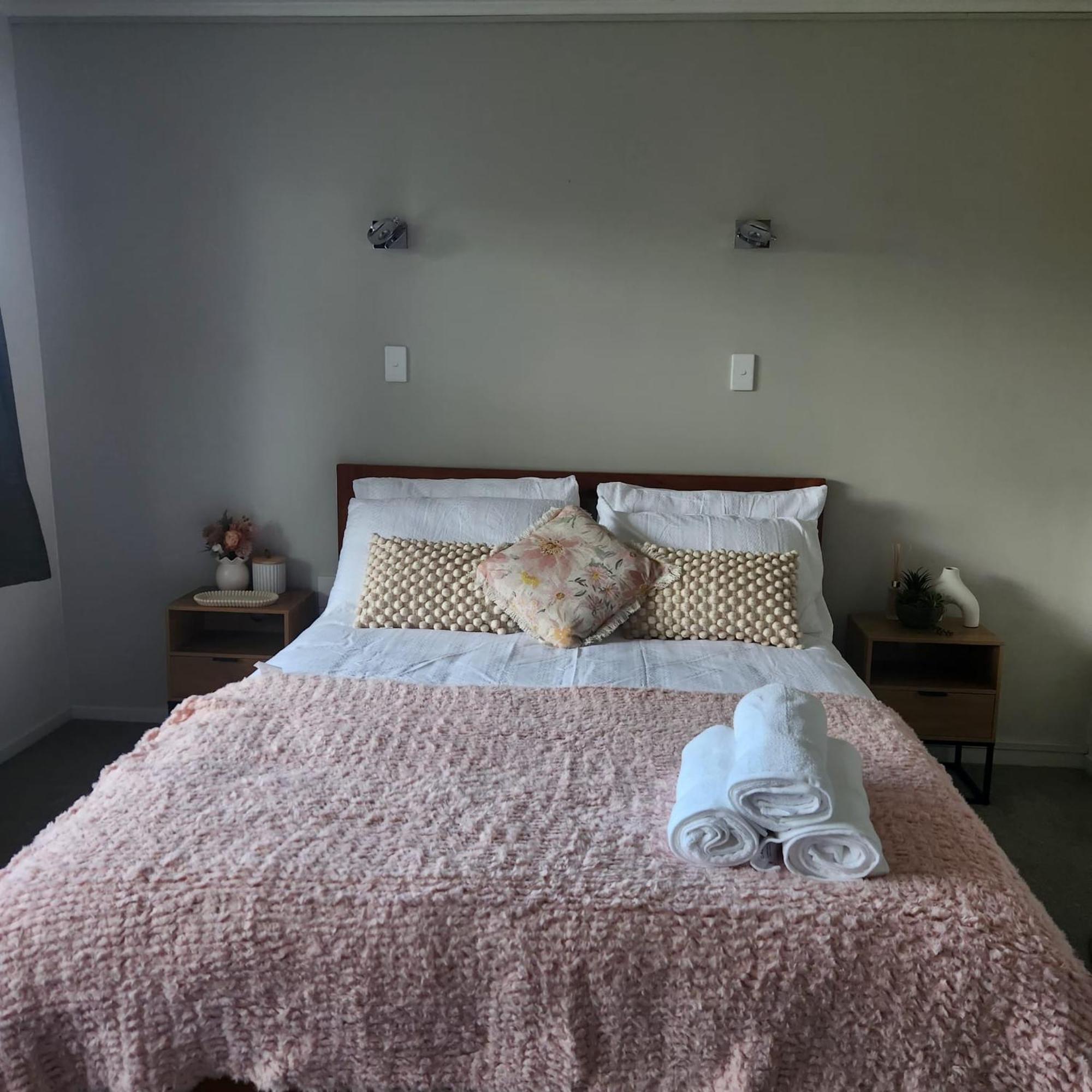 With Spa, Sauna, Garden In Prime Location Rotorua